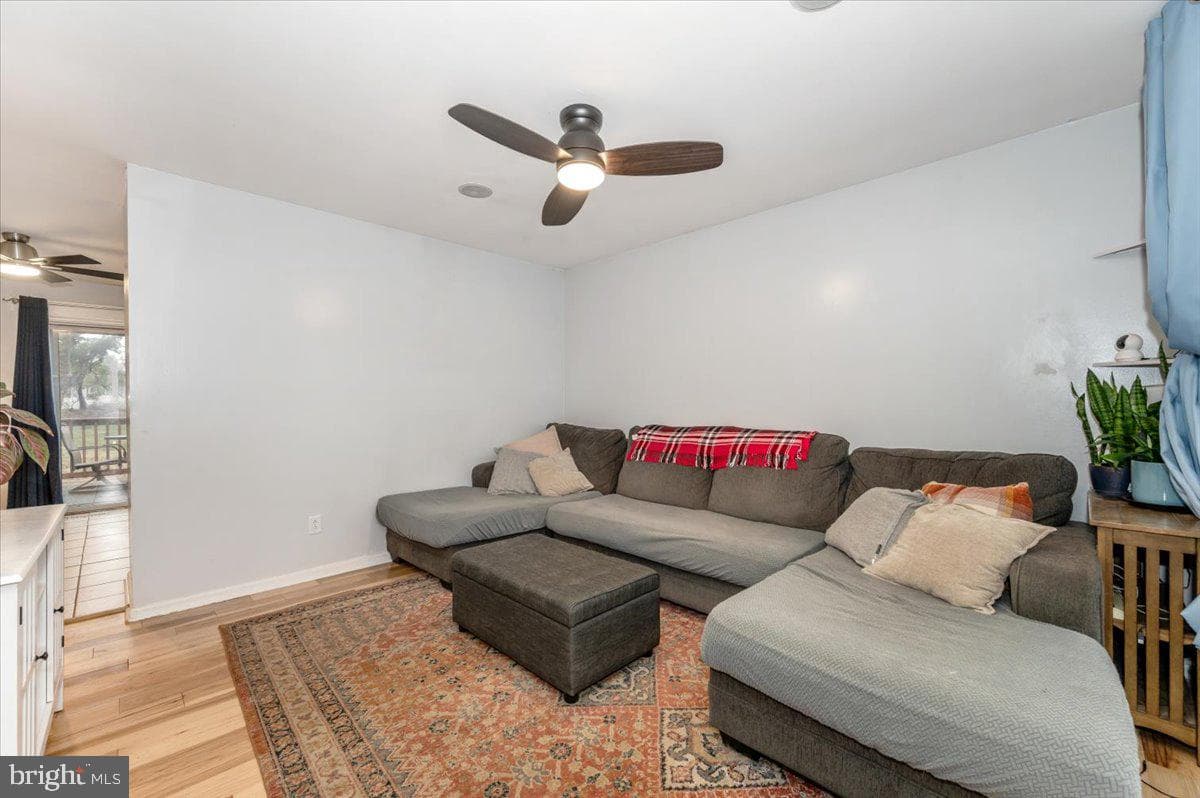 1024 Kasinof Avenue photo 9