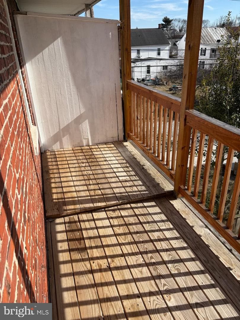 219 W Howard Street W photo 10
