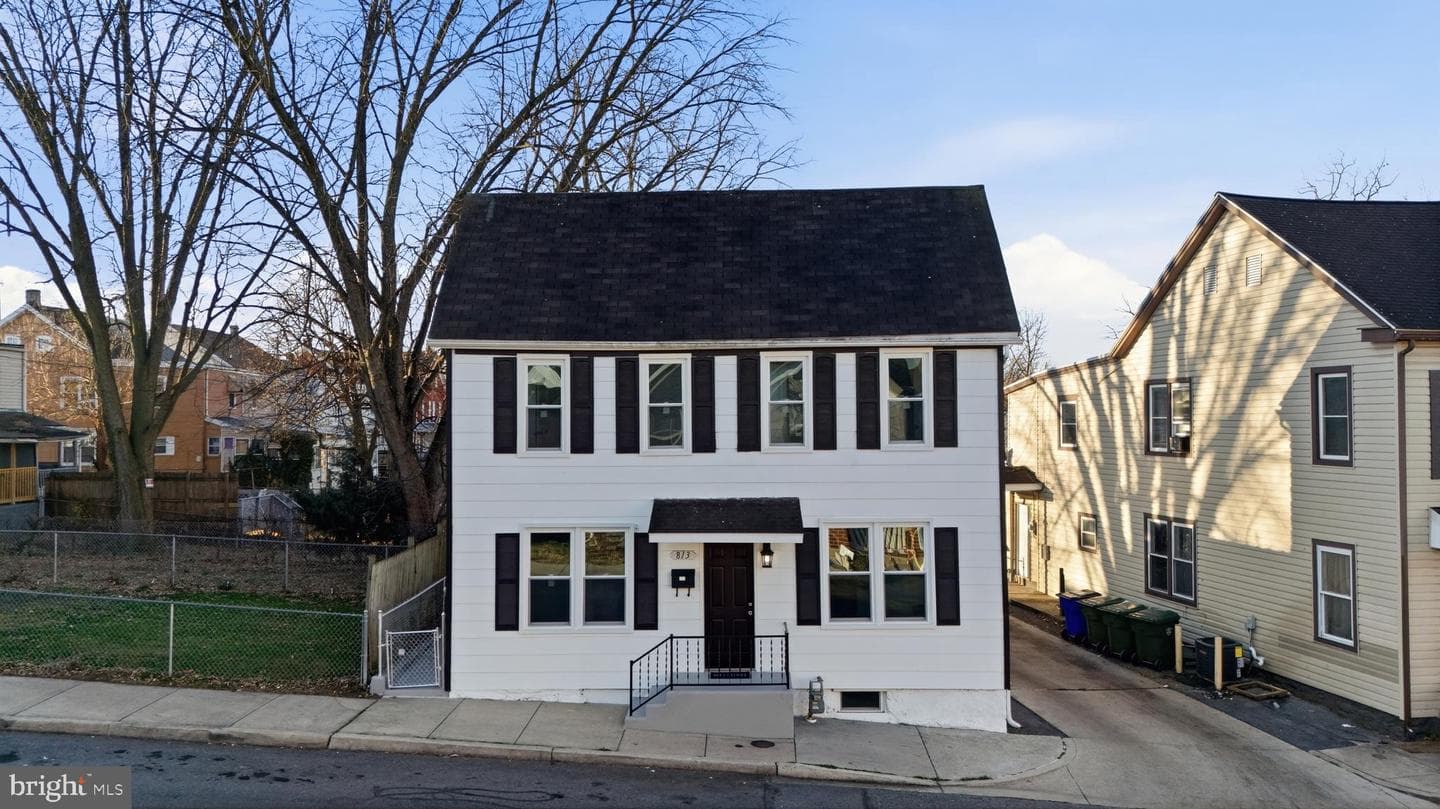 813 Lanvale Street photo 2