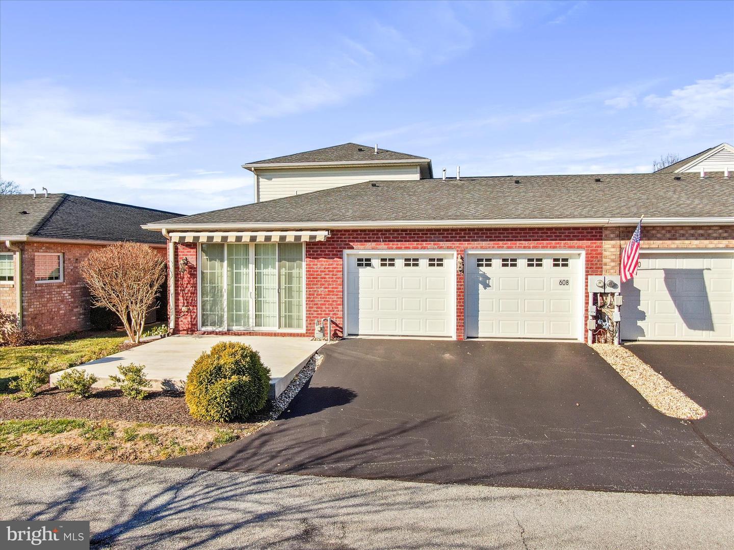 608 Tudor Drive photo 2