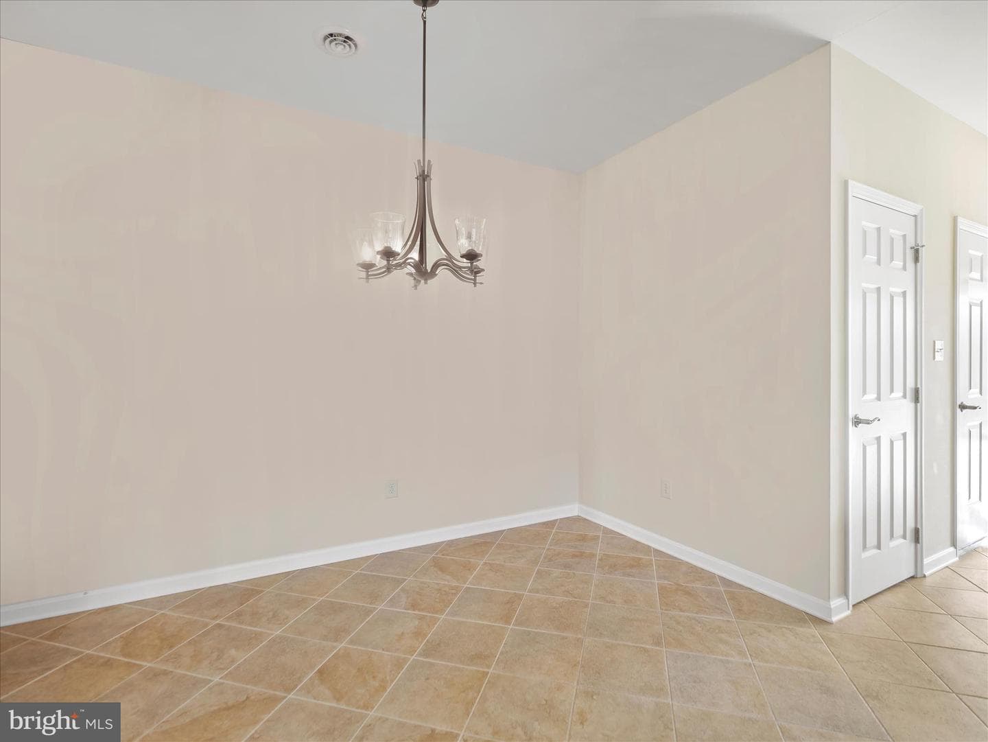 608 Tudor Drive photo 32