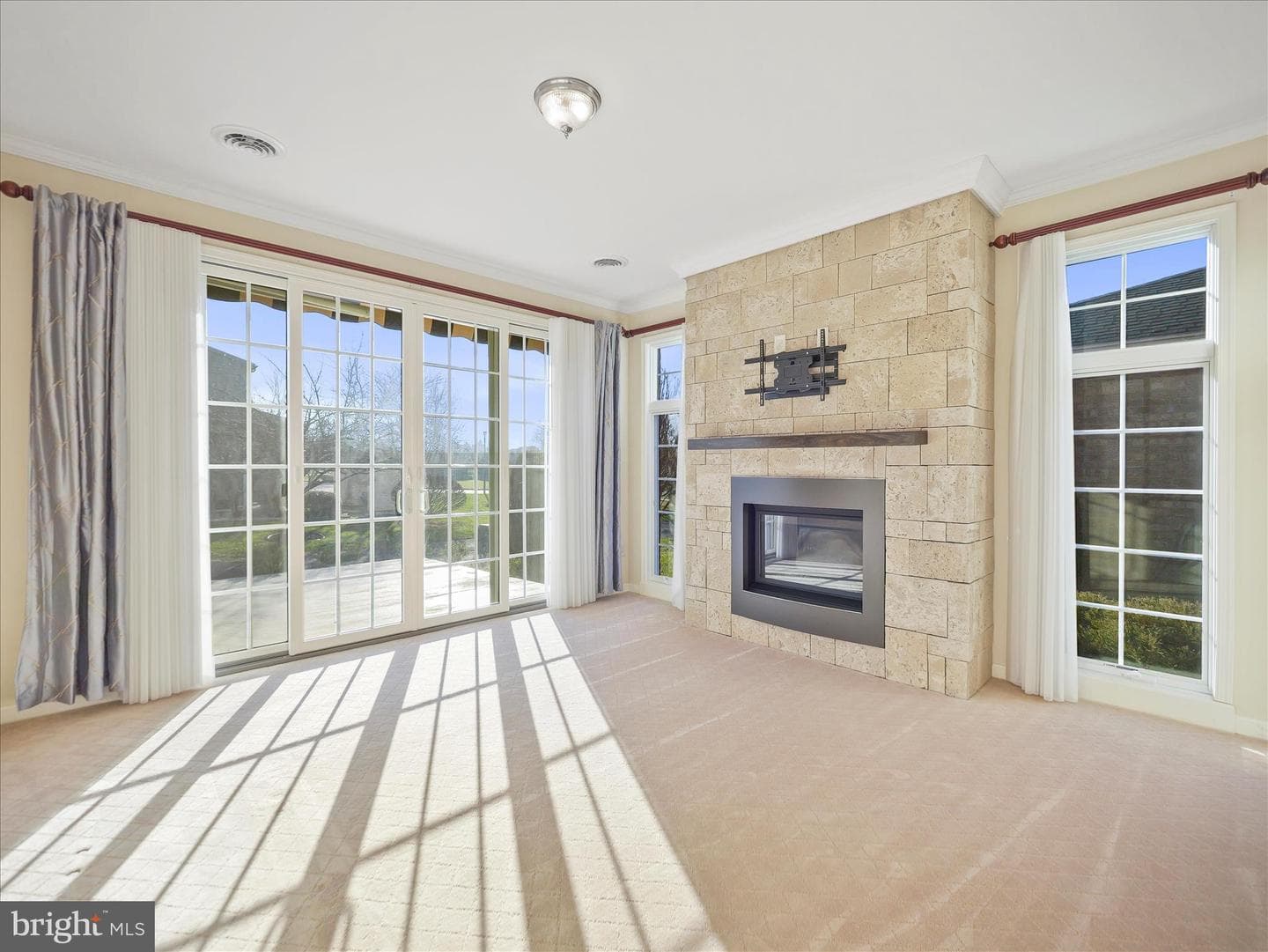 608 Tudor Drive photo 8