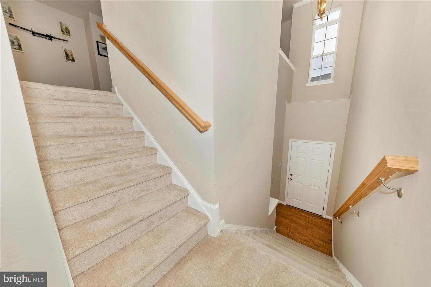 20213 Capital Lane photo 2
