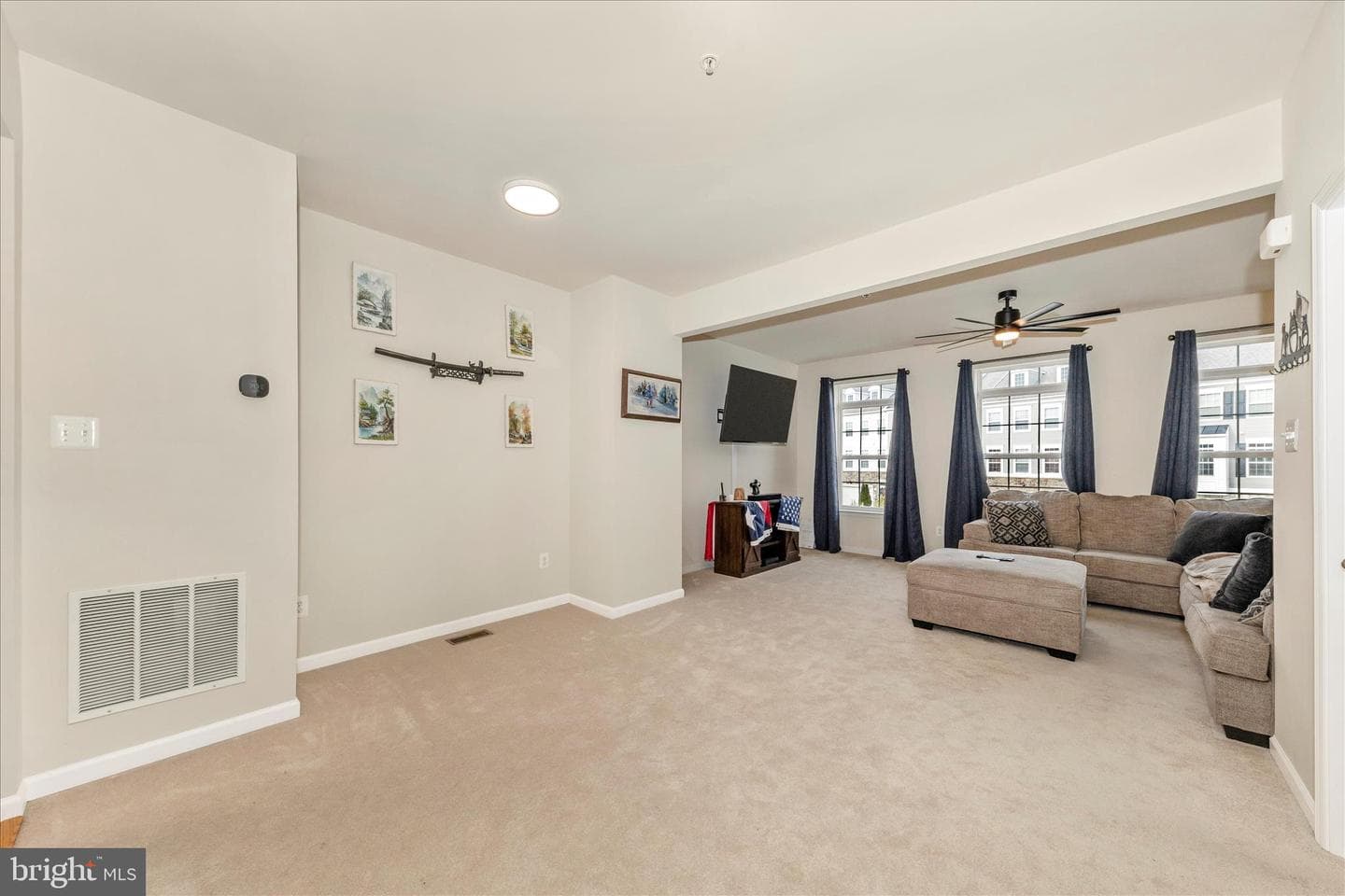 20213 Capital Lane photo 3