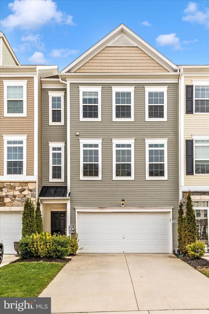 20213 Capital Lane photo 38