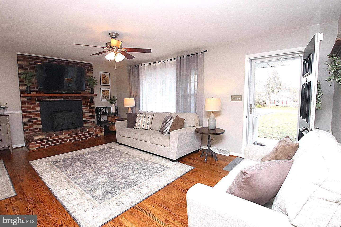 22107 Beaverbrook Drive photo 11