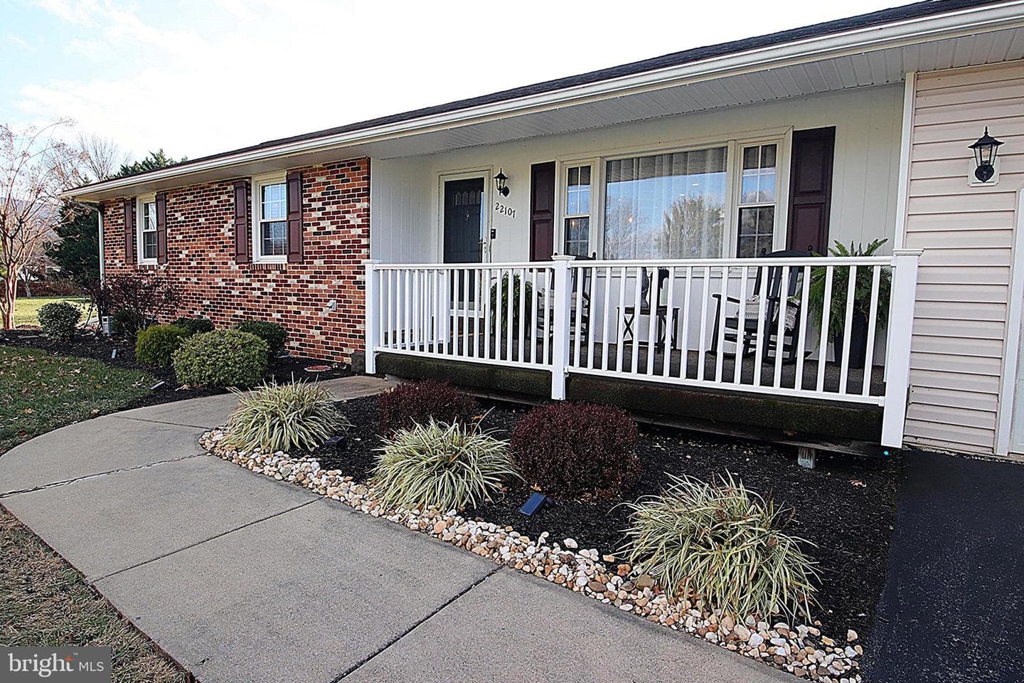 22107 Beaverbrook Drive photo 3