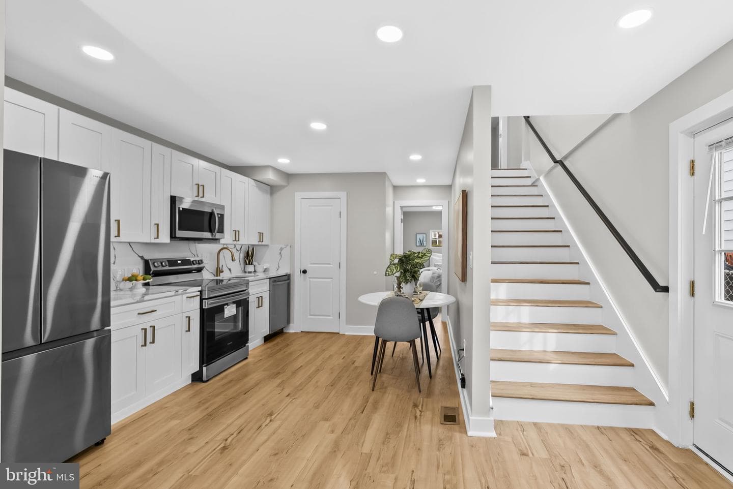 432 Cook Street photo 4