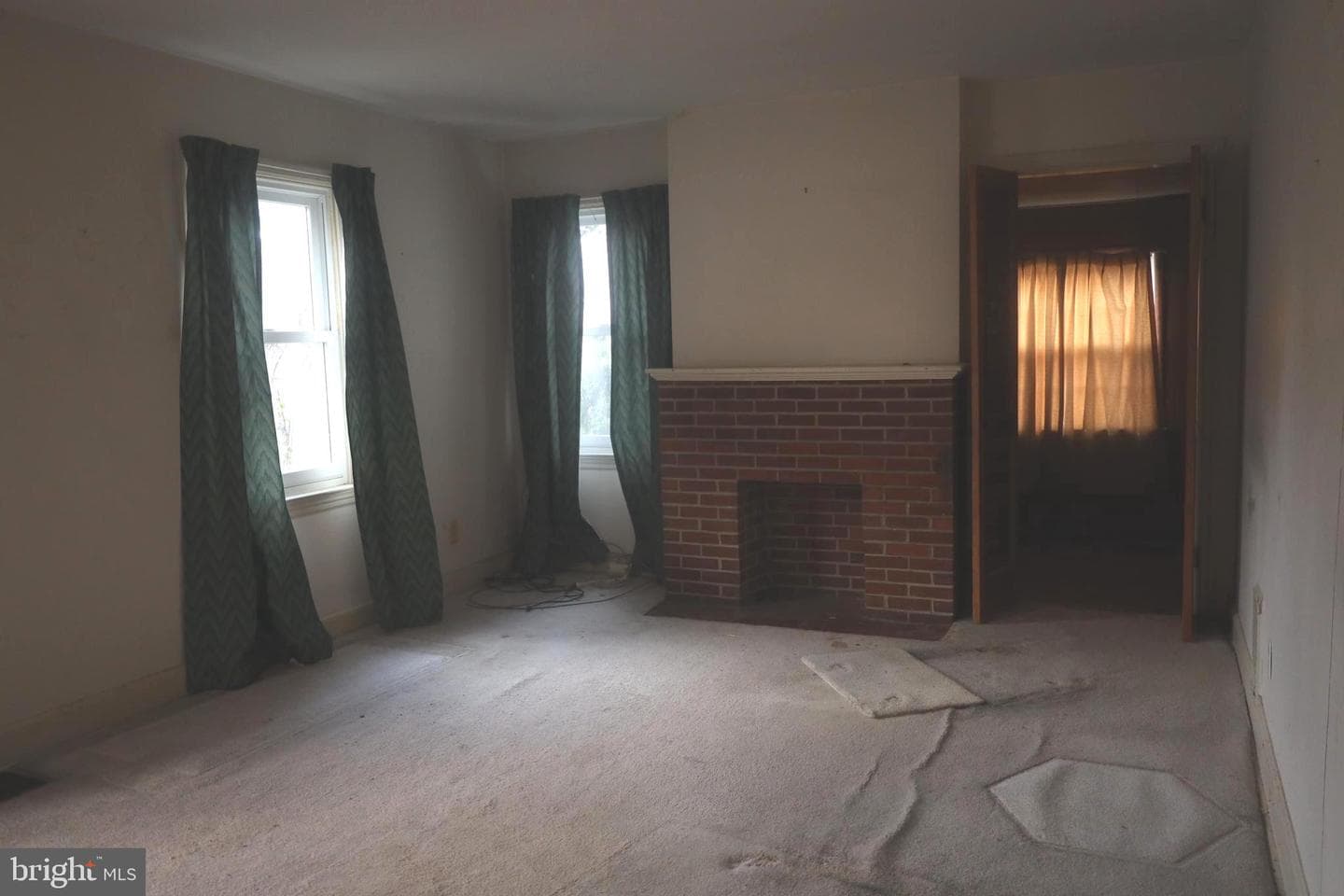 526 Pangborn Boulevard photo 13