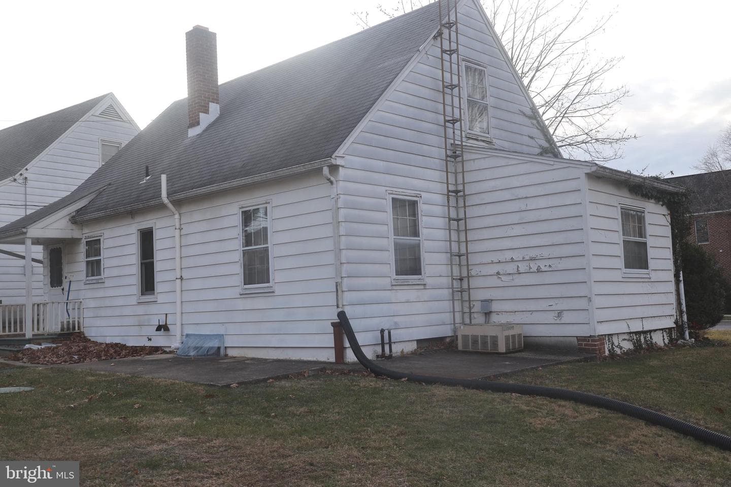 526 Pangborn Boulevard photo 4