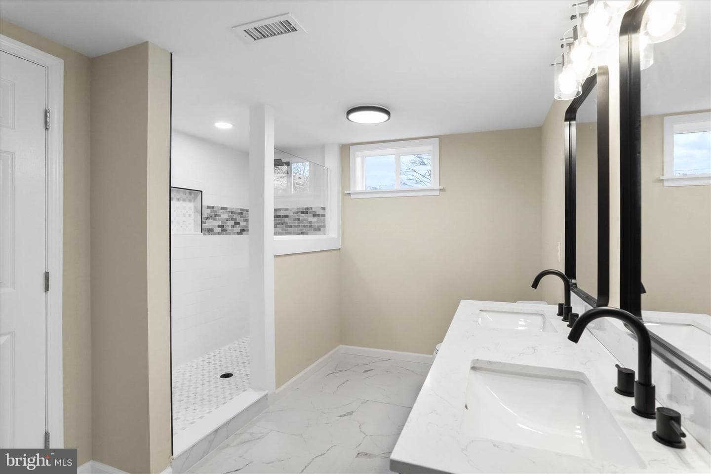 27 Harvard Road photo 19