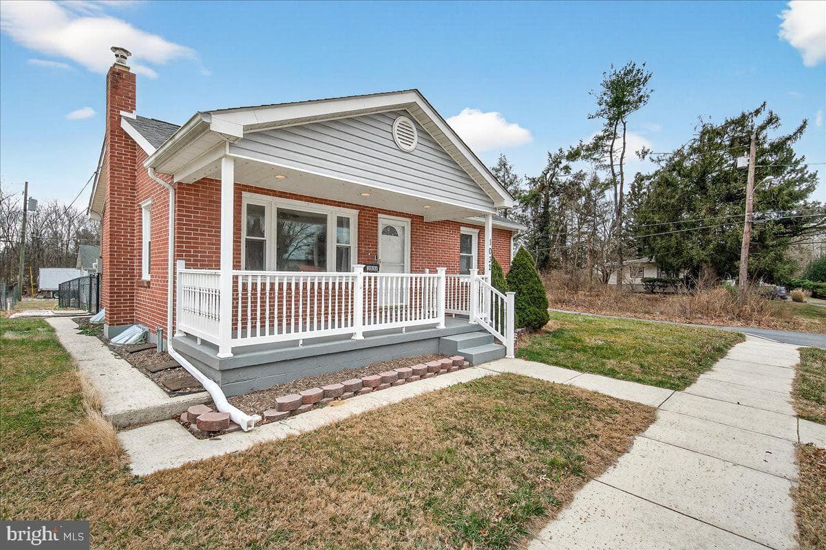 1032 Rose Hill Avenue photo 1