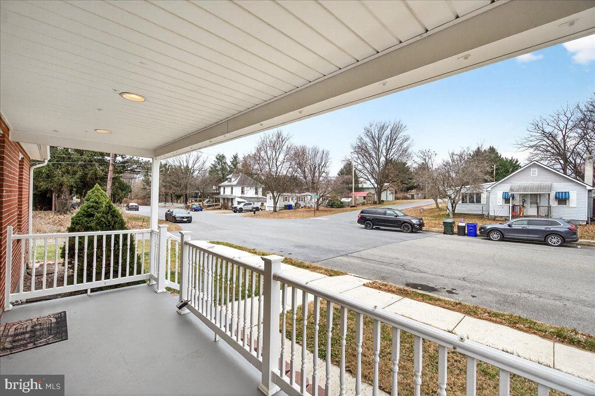 1032 Rose Hill Avenue photo 3