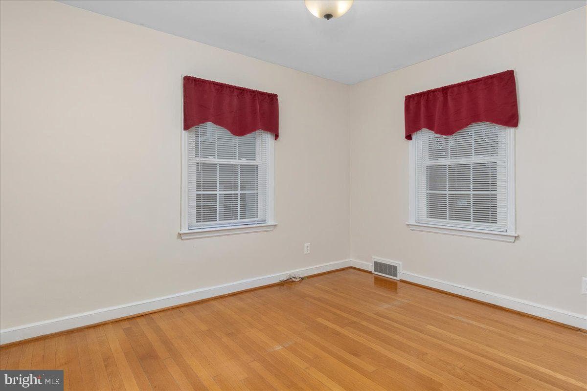 117 Calvert Terrace photo 15