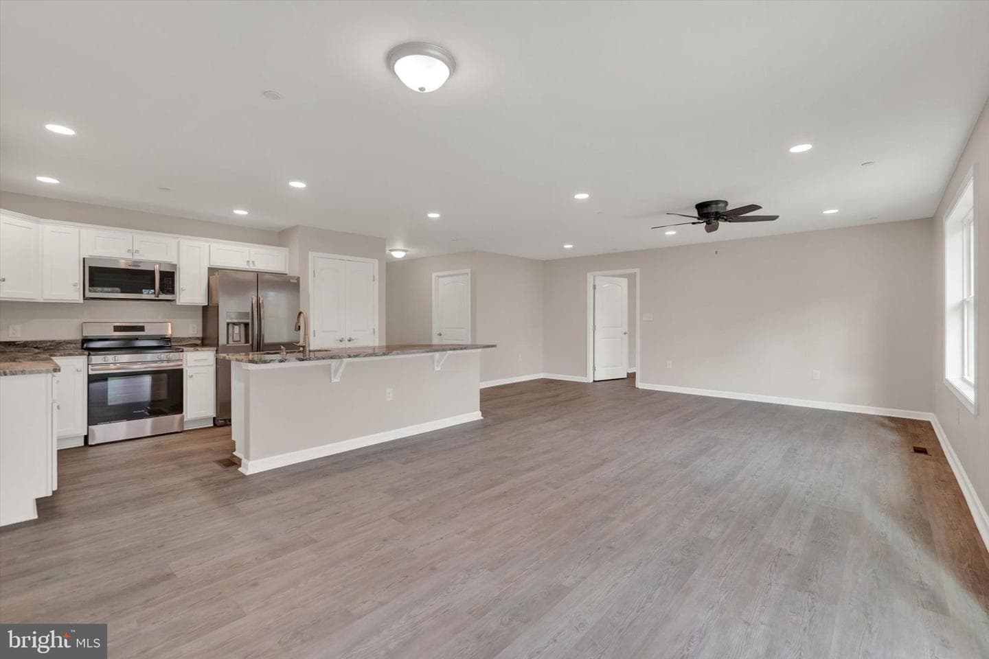 13948 Patriot Way photo 12