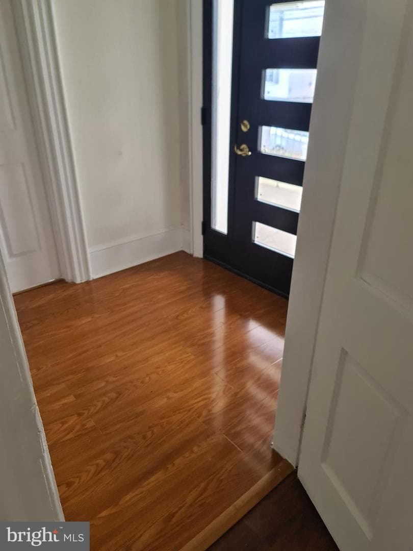 542 Salem Avenue photo 13