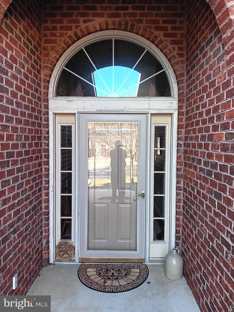1057 Matthew Court photo 3