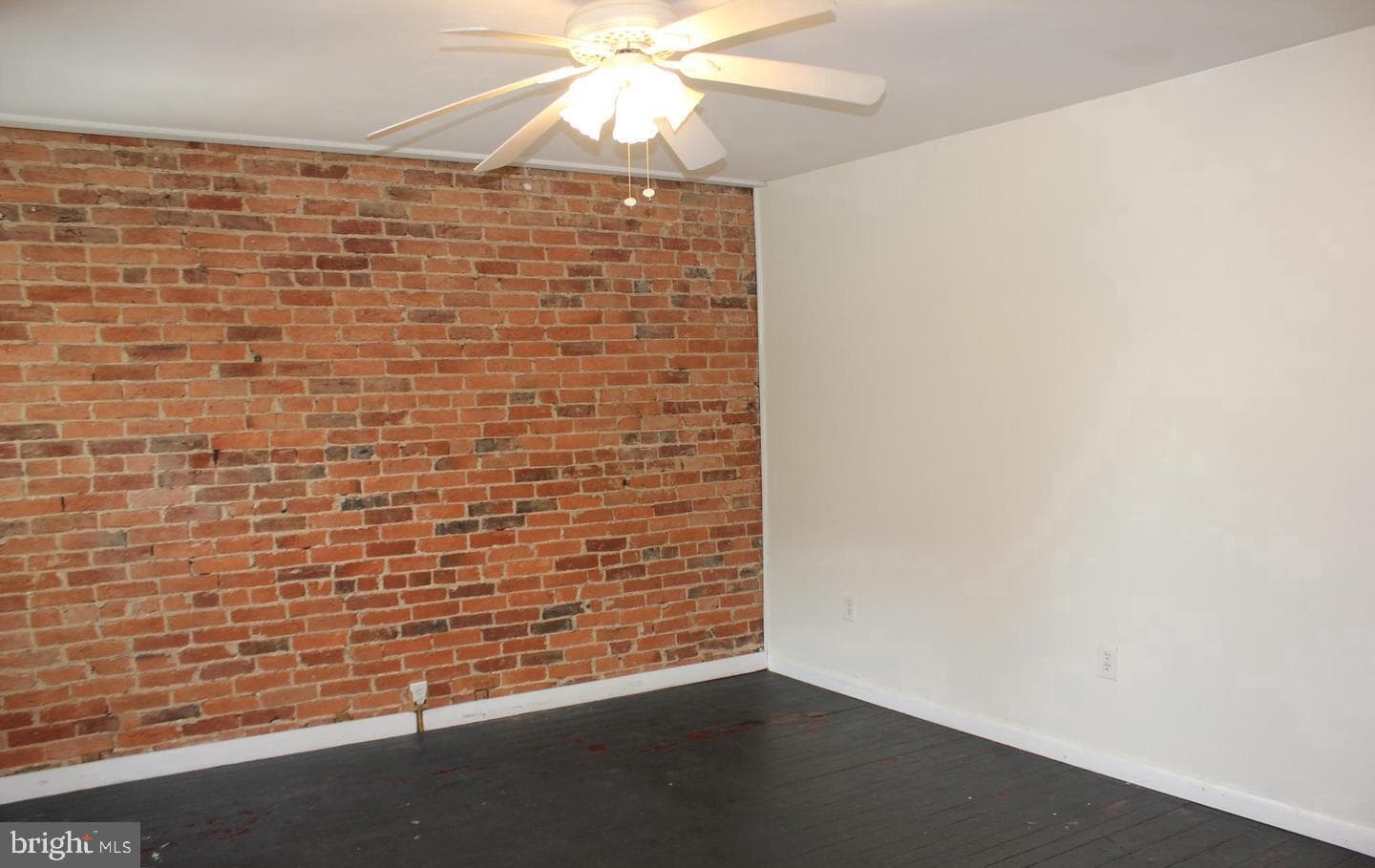 236 N Locust Street photo 12