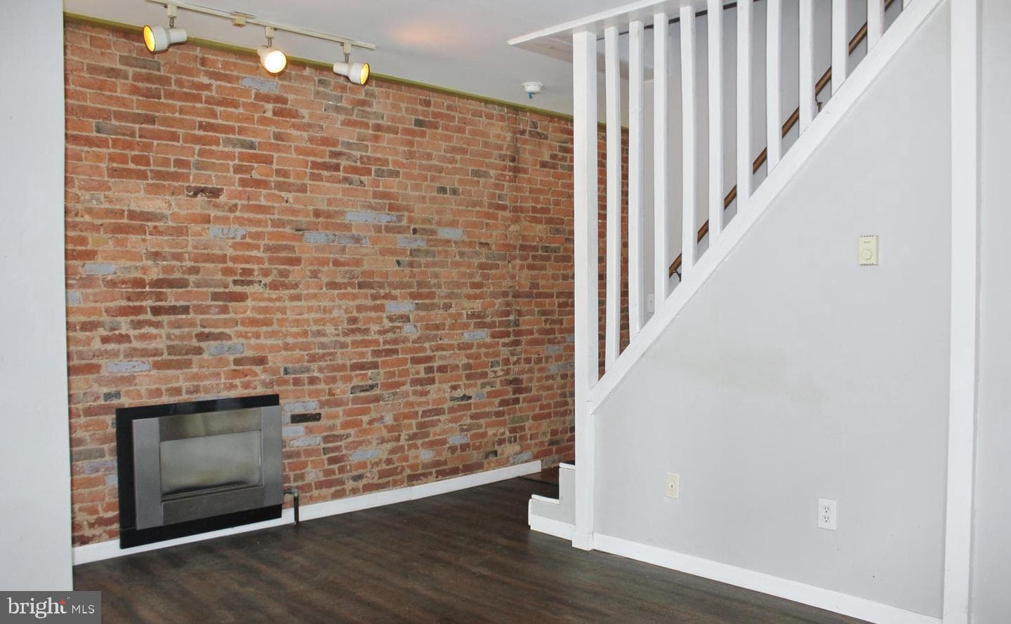 236 N Locust Street photo 3