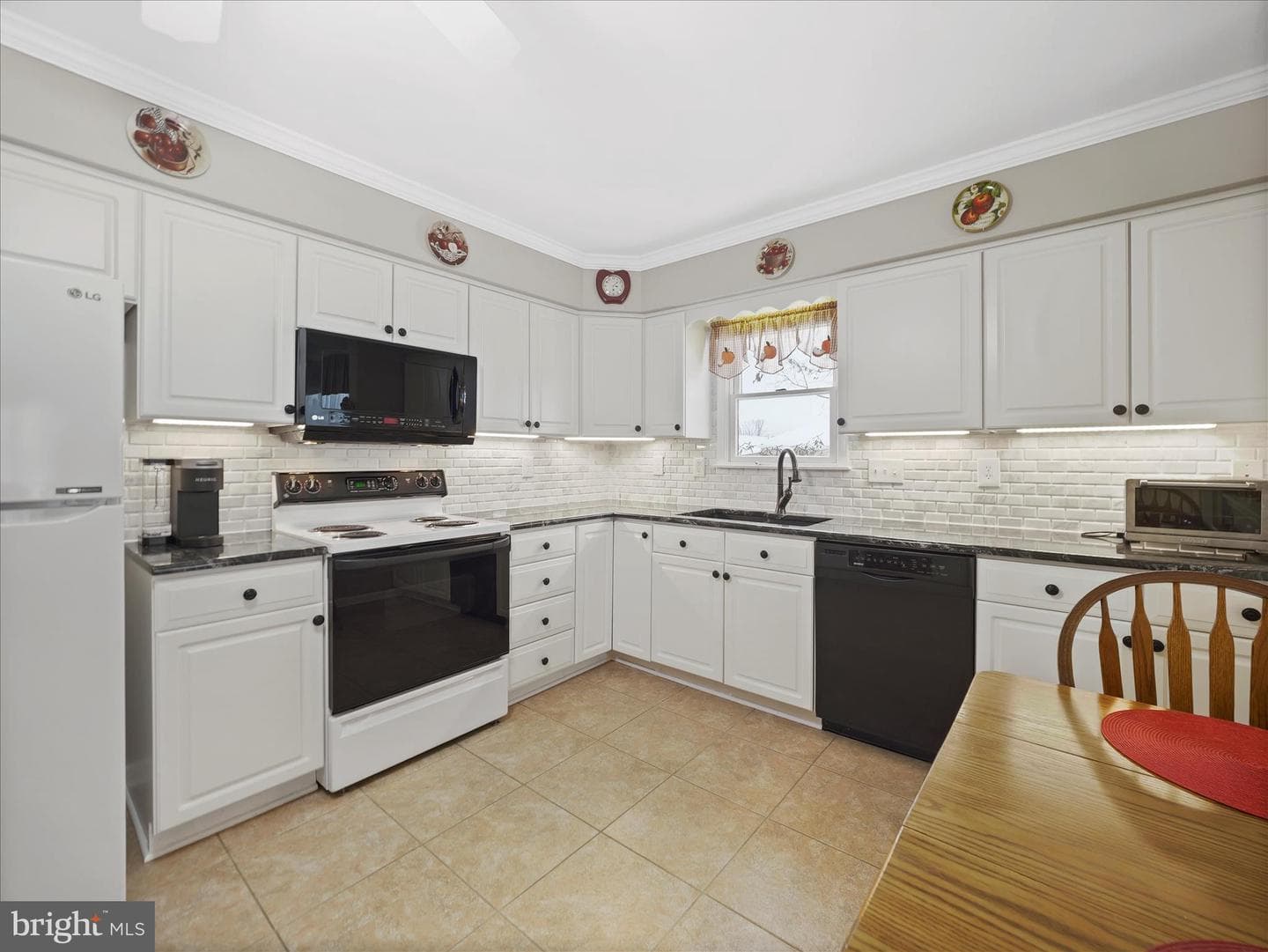 124 Buttercup Drive photo 11