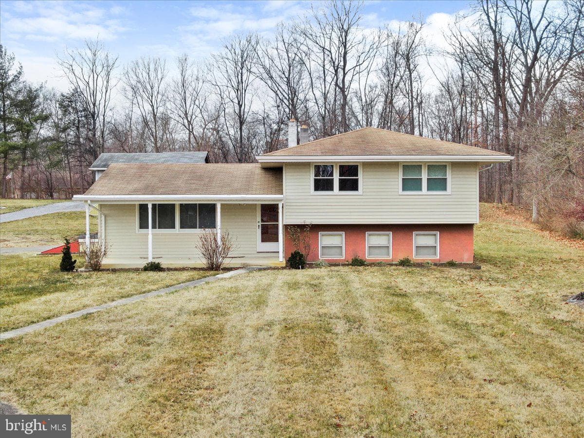8522 Neck Road, Williamsport