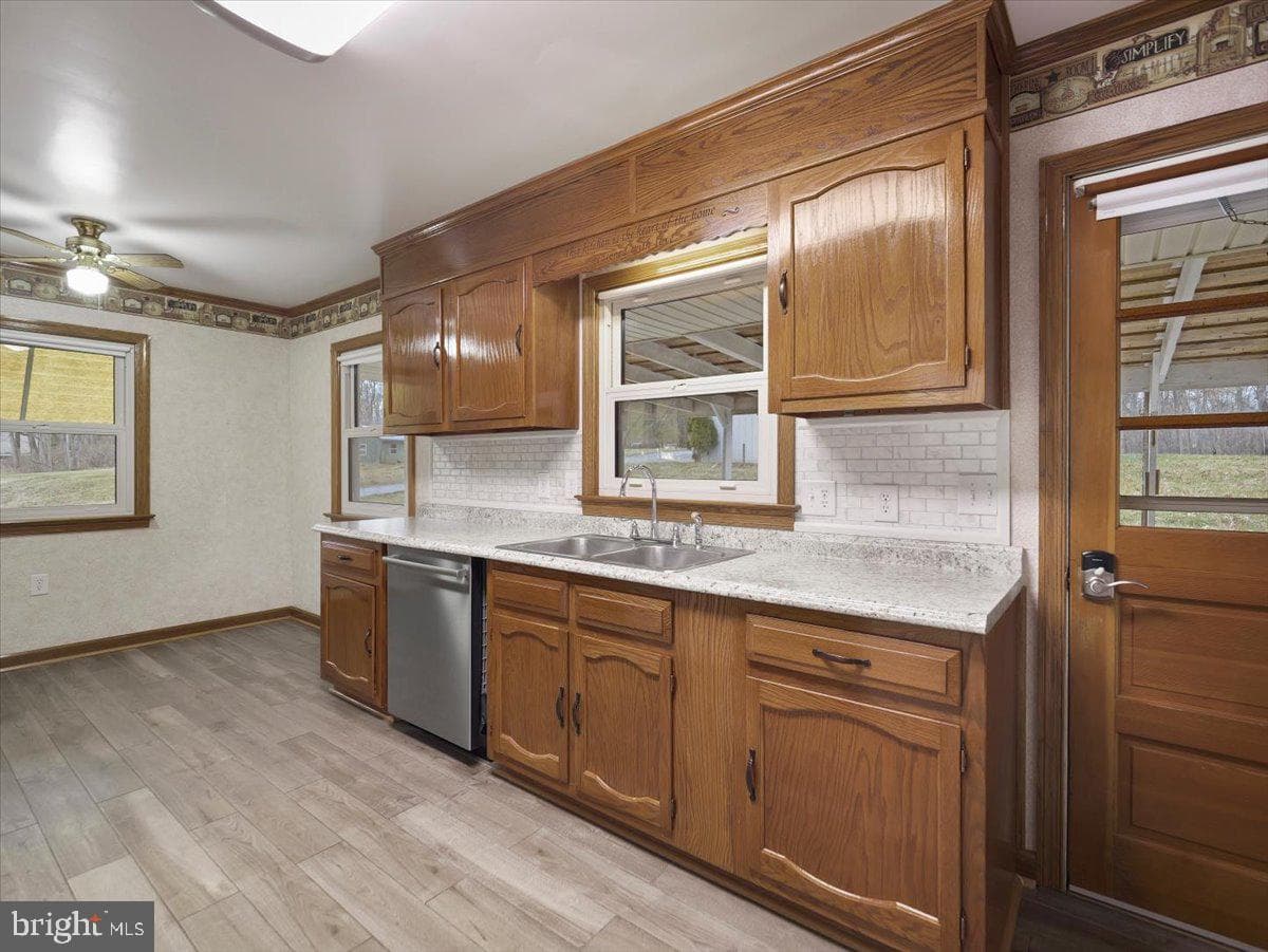 8522 Neck Road photo 5