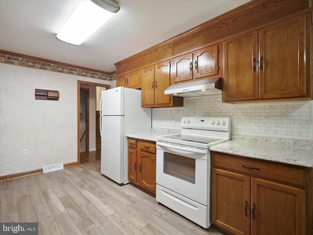 8522 Neck Road photo 6