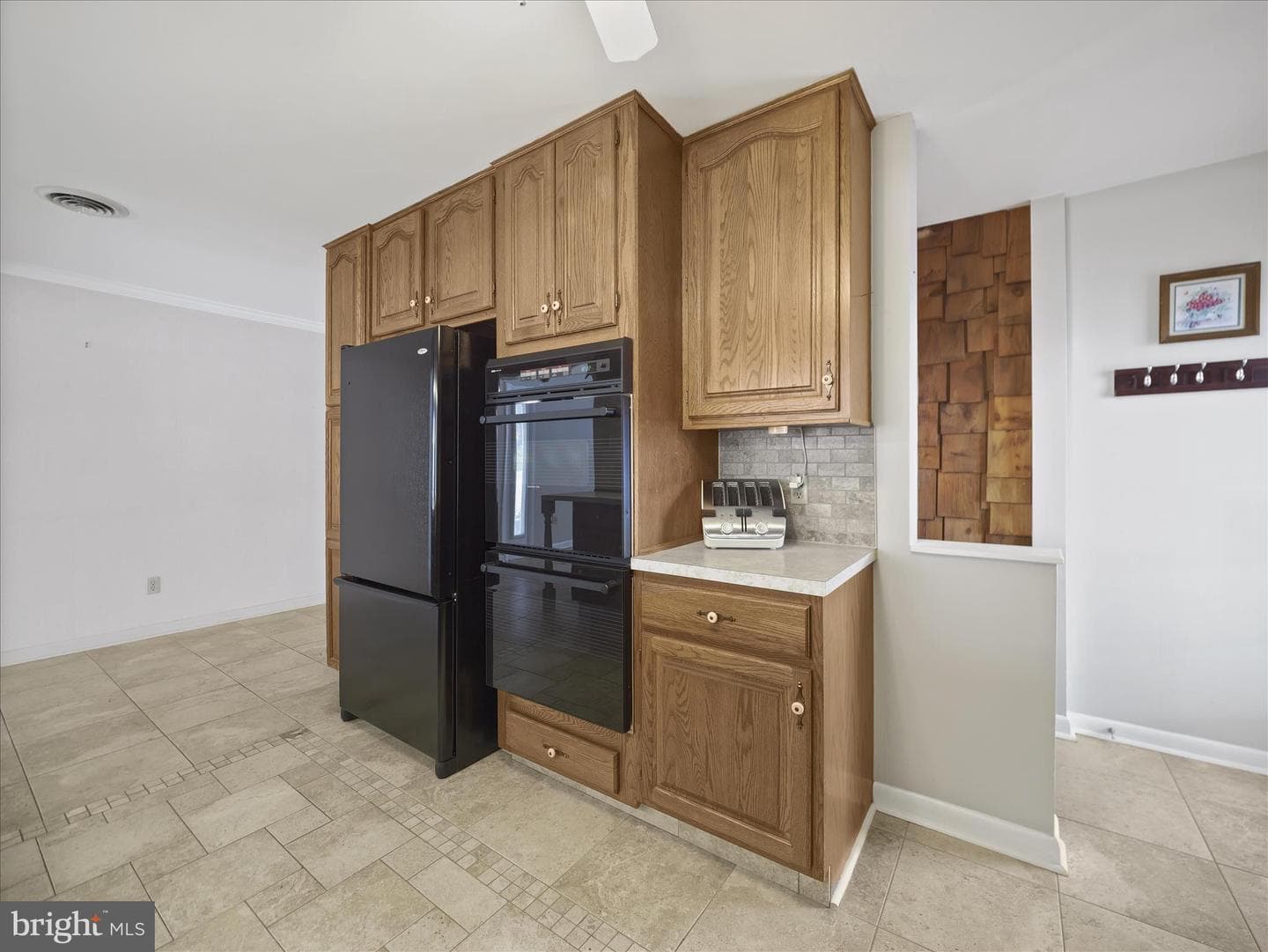 933 Kenwood Drive photo 8