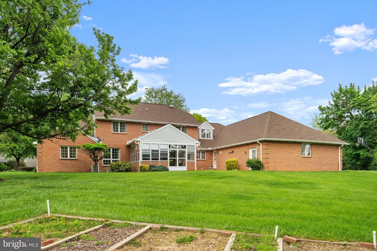18903 Manchester Drive photo 32