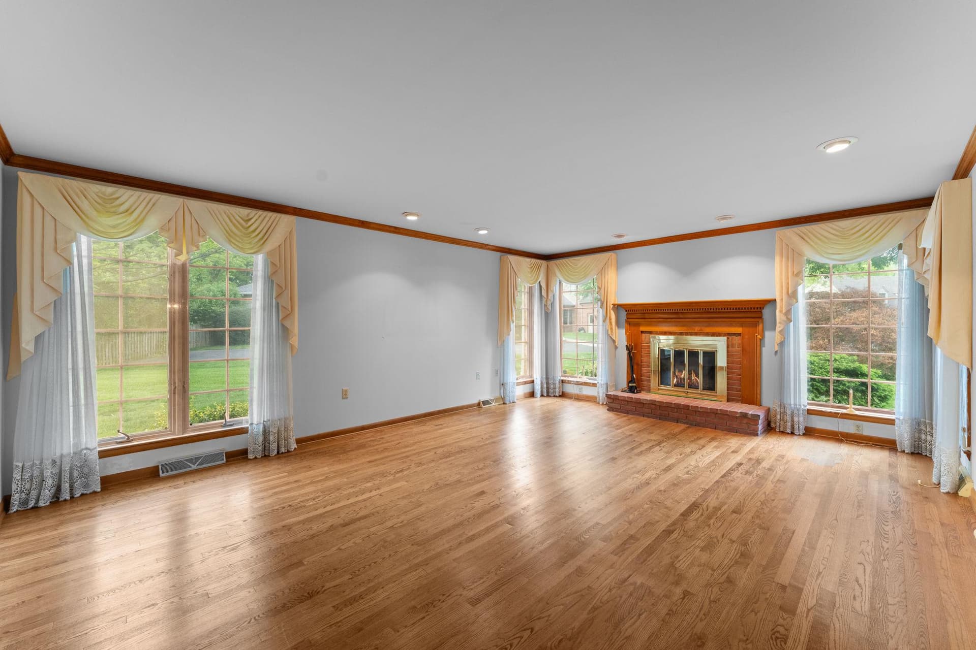18903 Manchester Drive photo 9