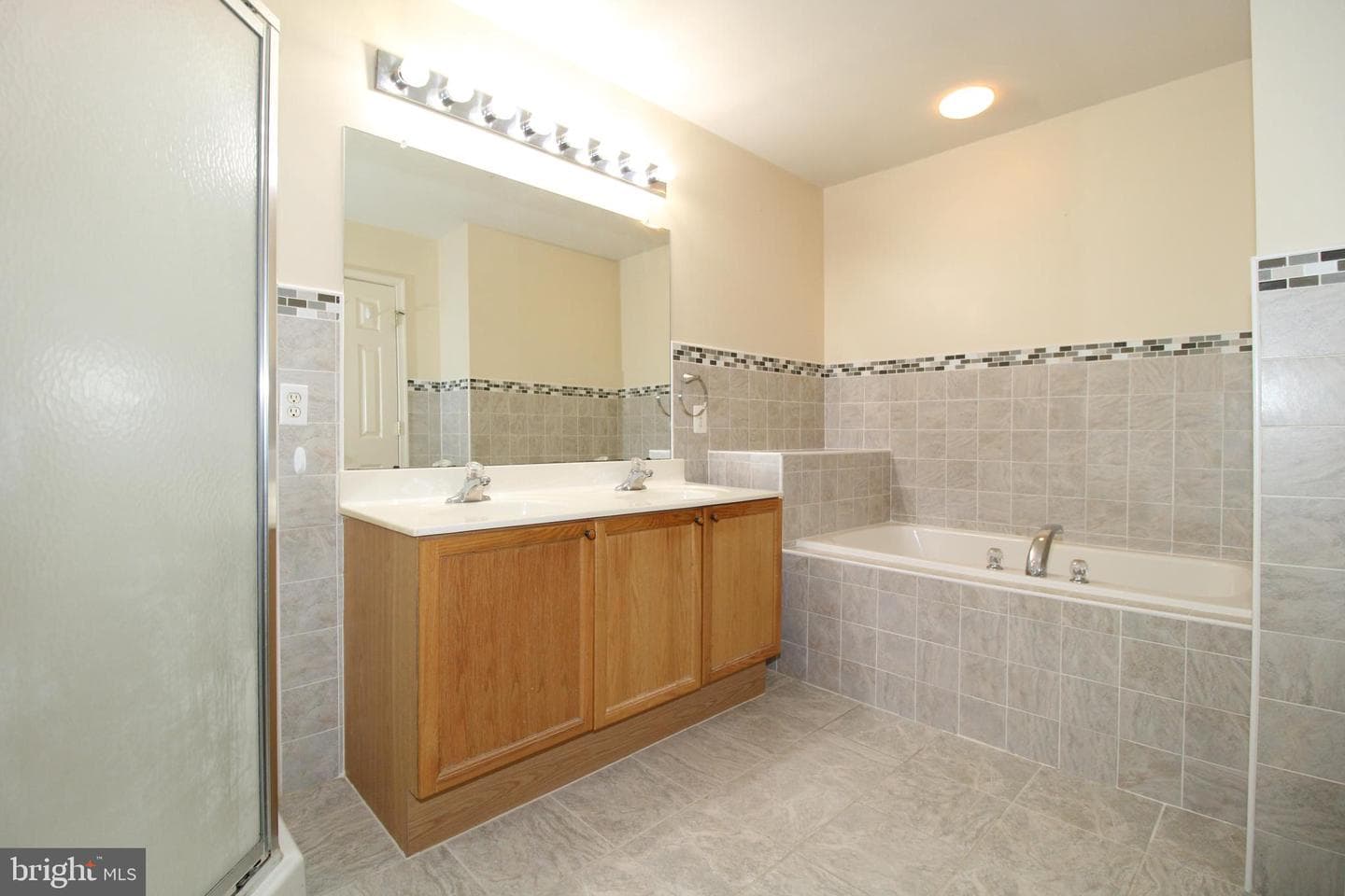 747 Monet Drive photo 16