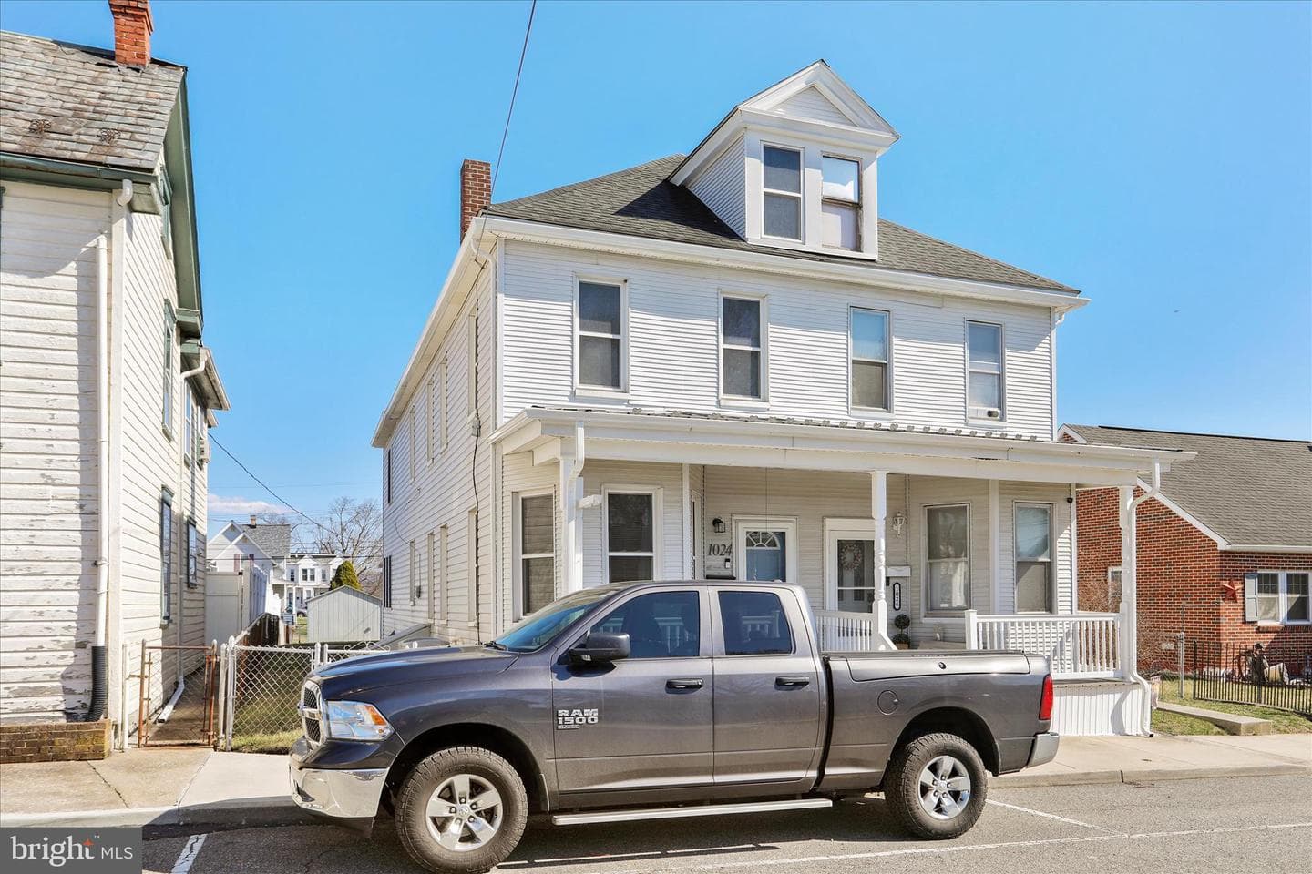 1024 Pope Avenue photo 3