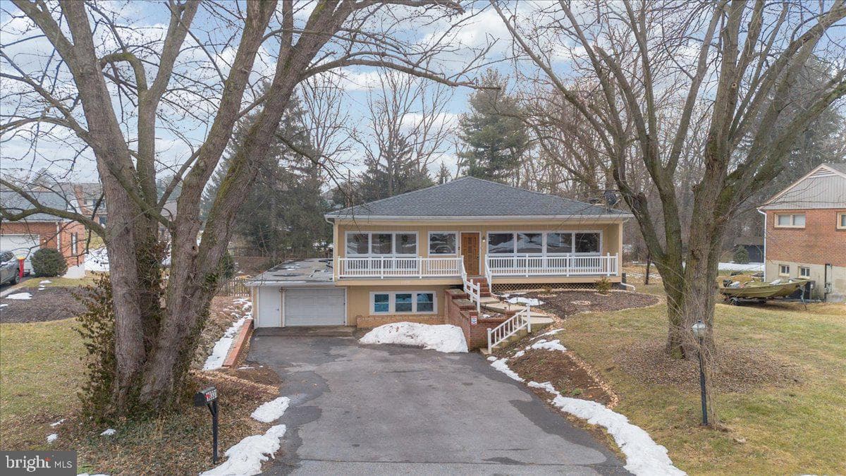 13331 Apple Hill Drive photo 2