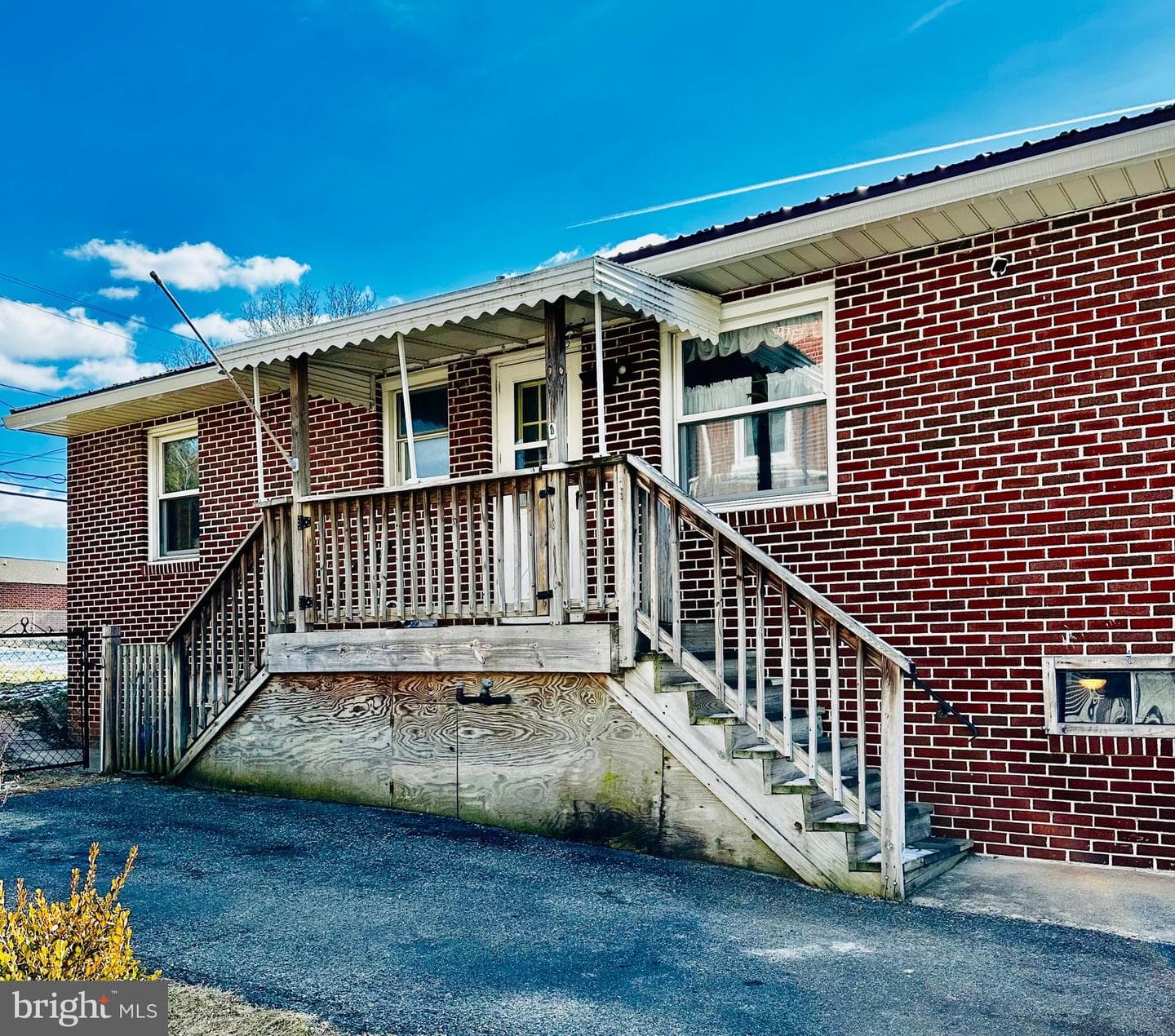 466 Pangborn Boulevard photo 4