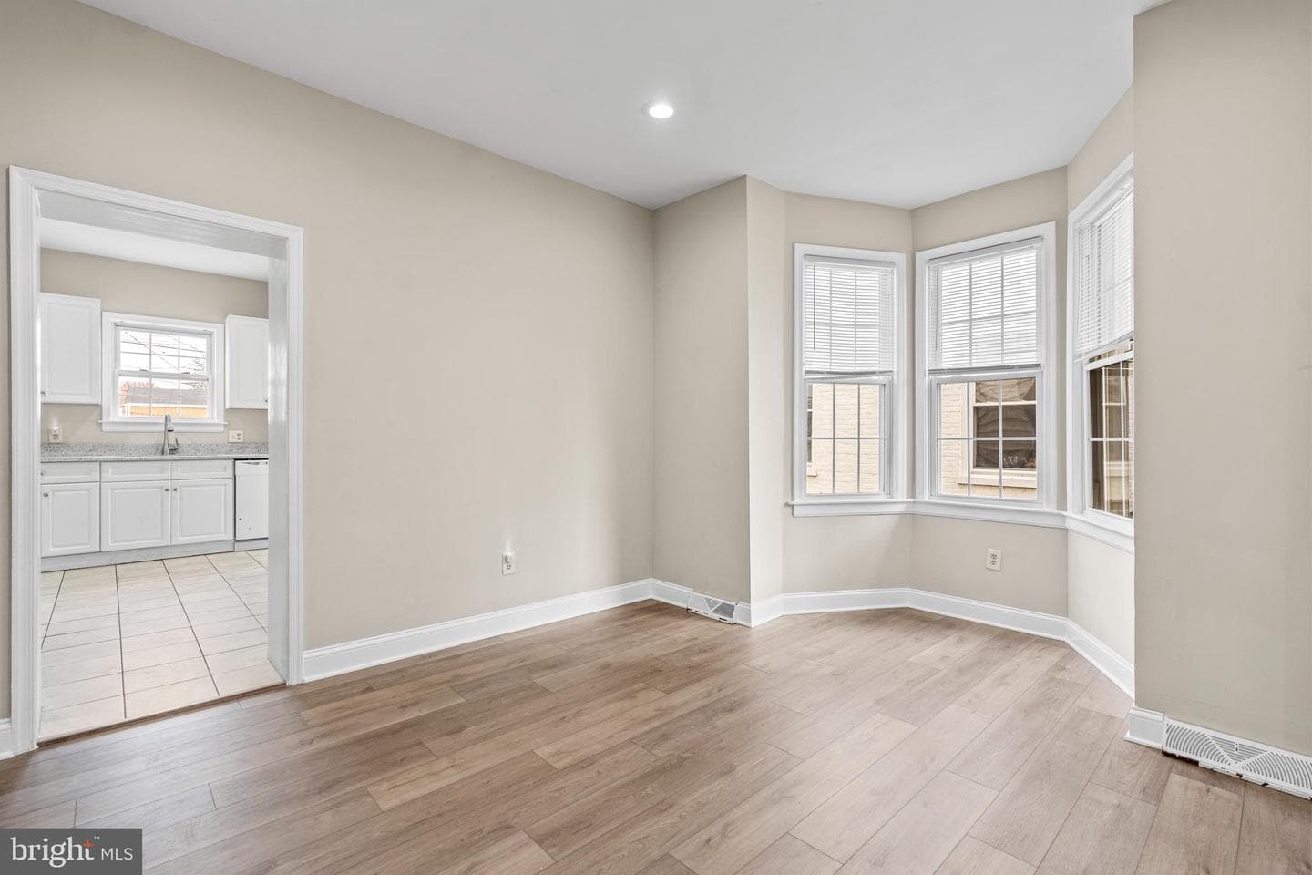 48 Fairground Avenue photo 14
