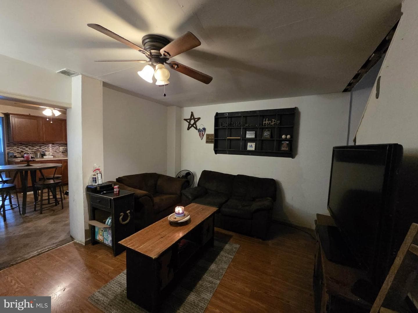 217 James Street photo 9