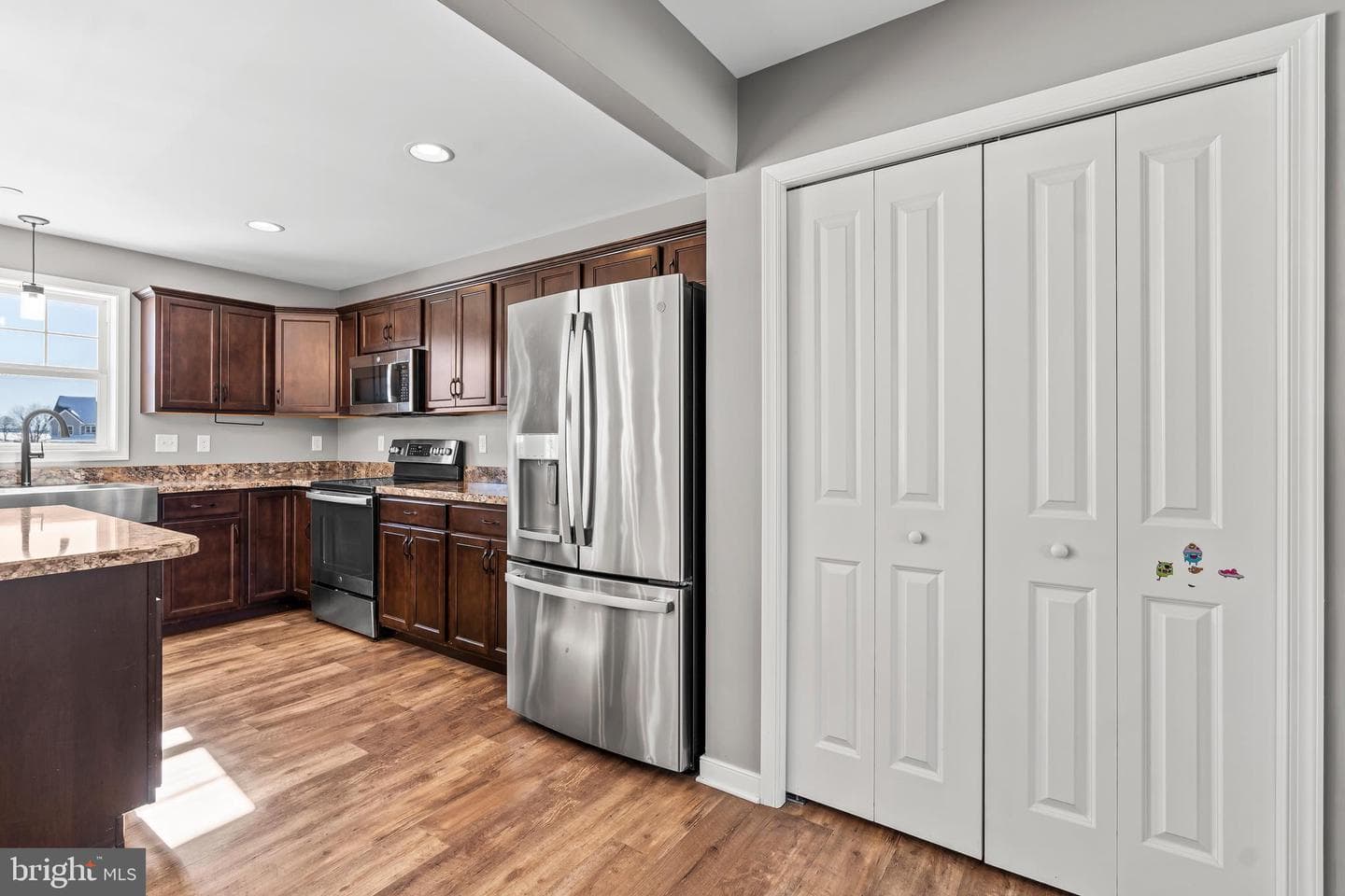 21689 Jefferson Boulevard photo 29