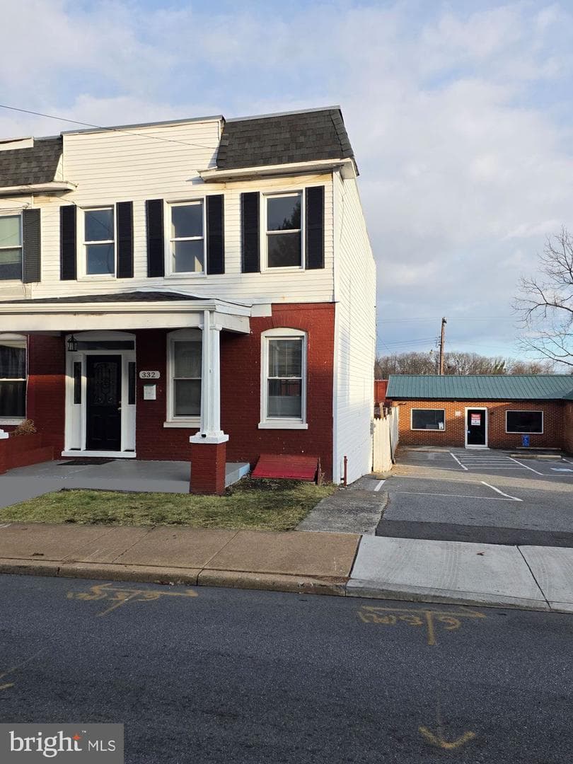 332 Burhans Boulevard E photo 2