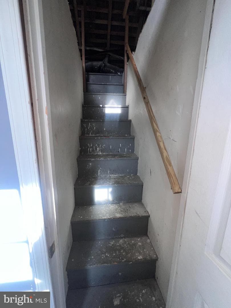 104 W High Street W photo 16