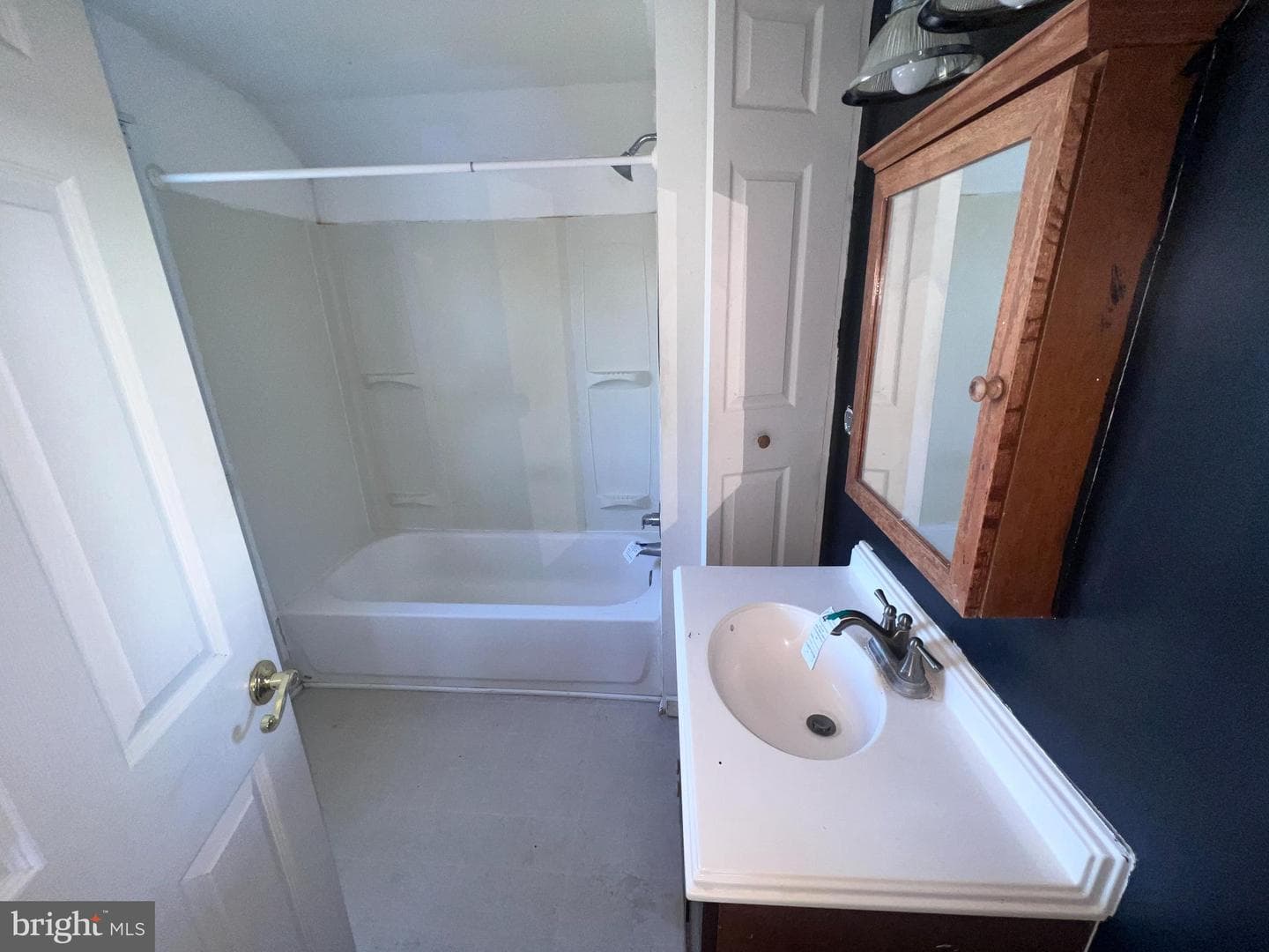 104 W High Street W photo 22