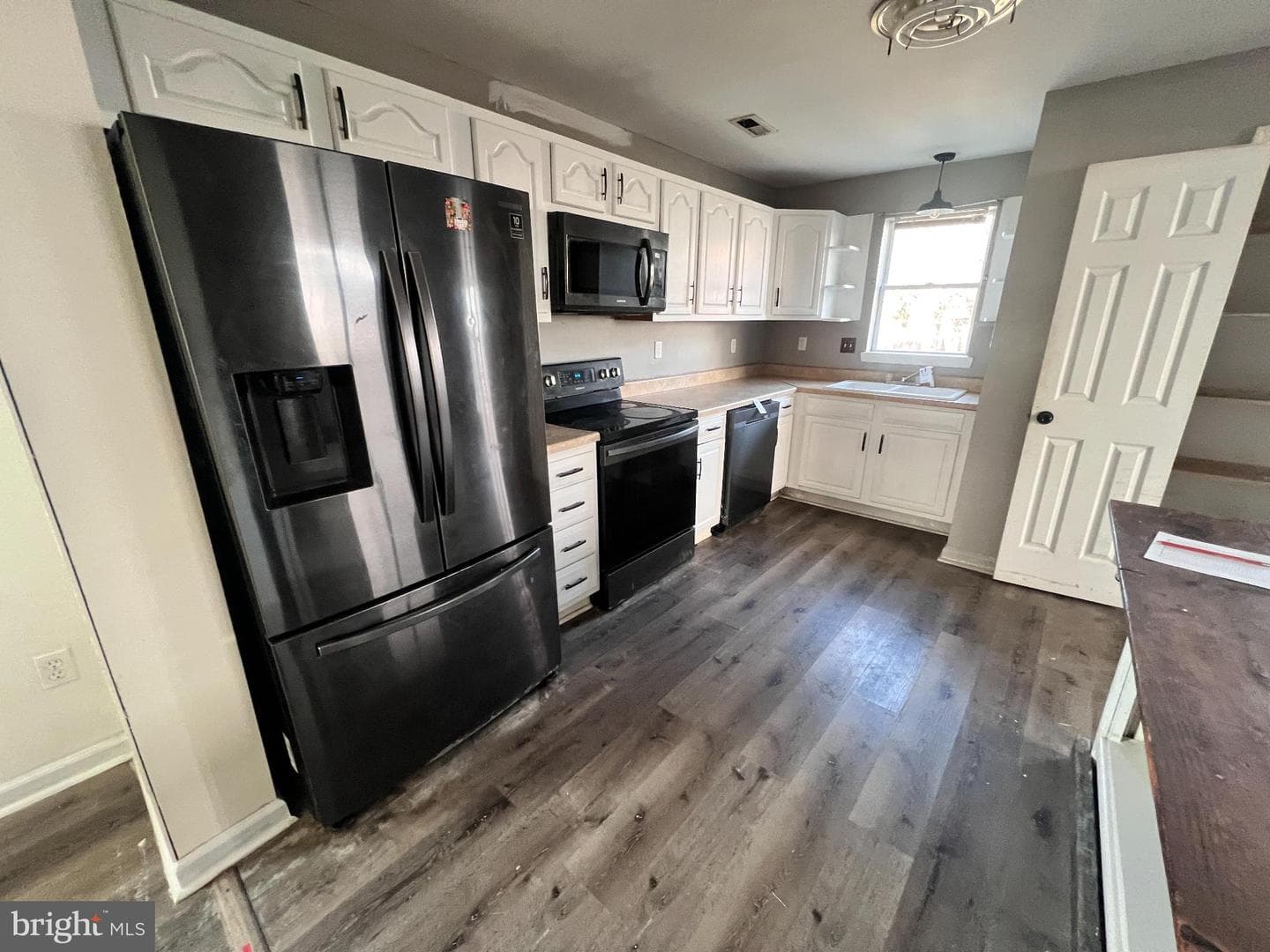 104 W High Street W photo 6