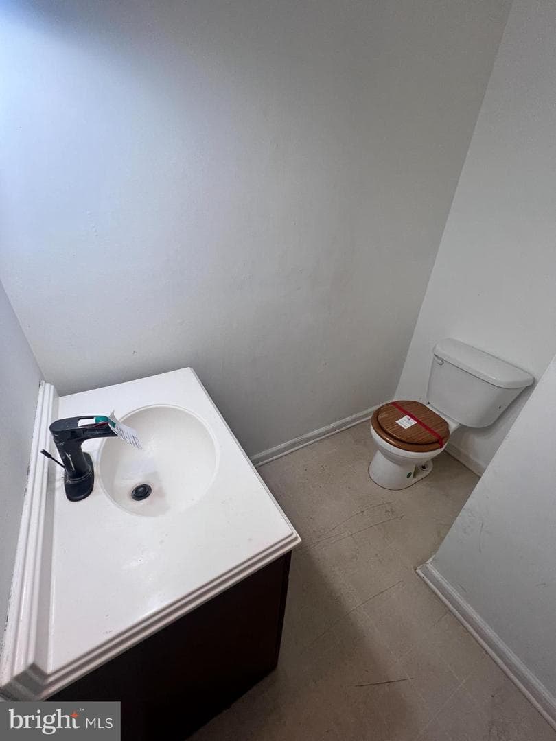 104 W High Street W photo 8