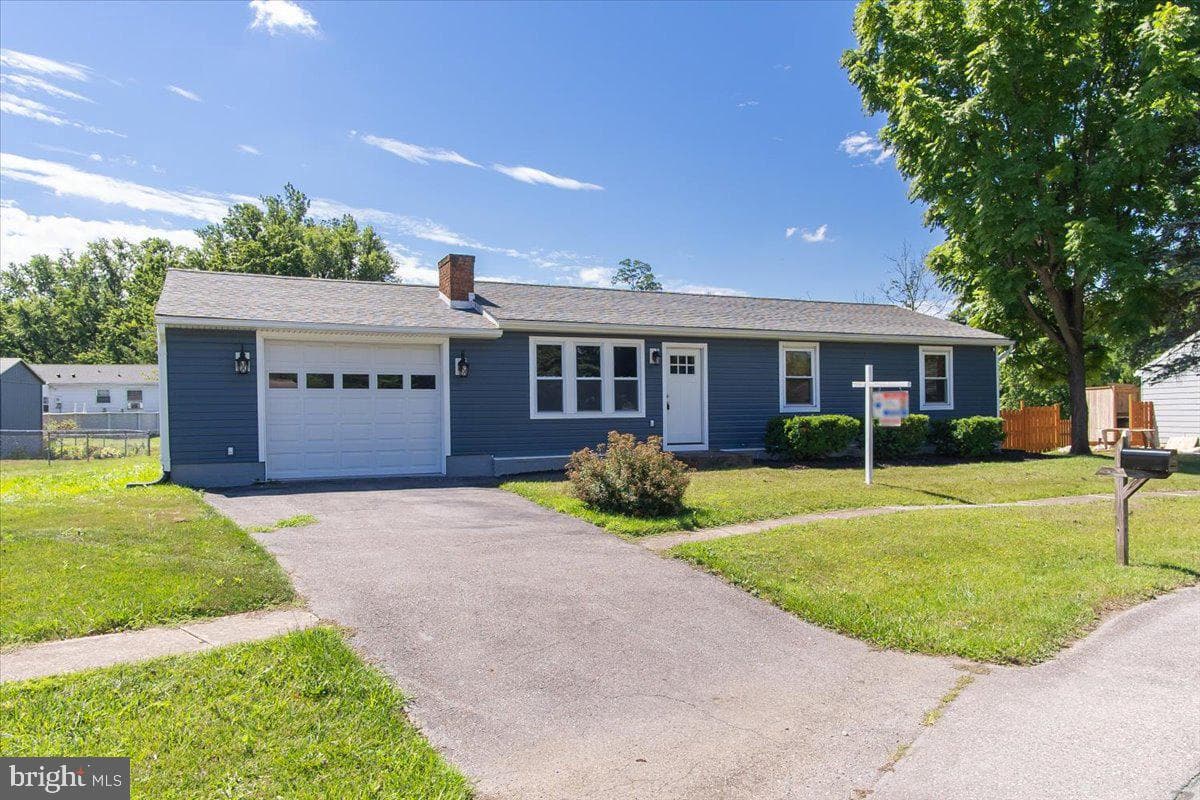 13 W Douglas Court photo 2