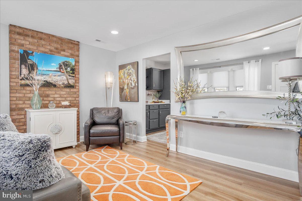 13 W Douglas Court photo 5