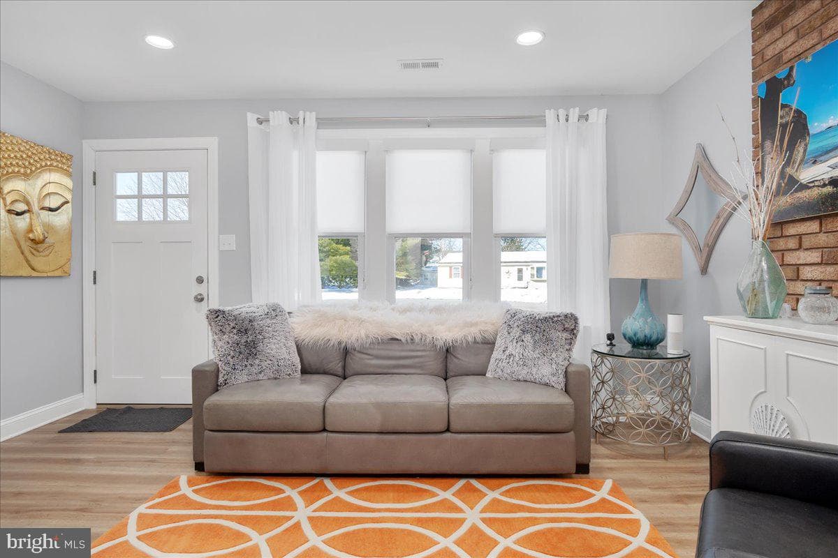 13 W Douglas Court photo 7