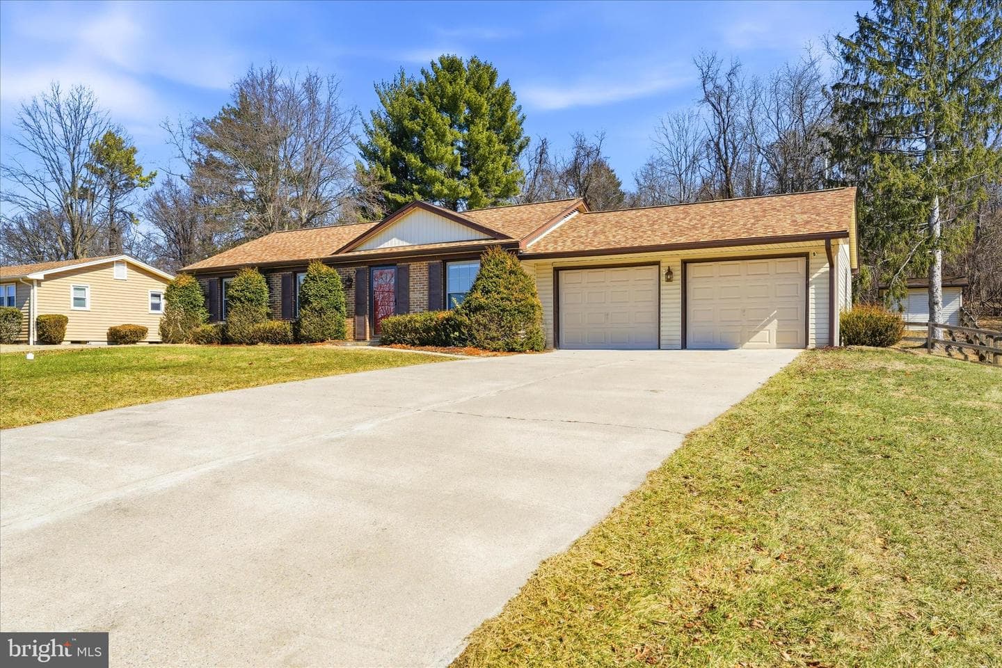 7625 Mountain Laurel Road photo 2