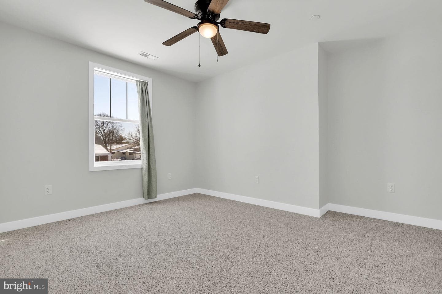13808 Weaver Avenue photo 25