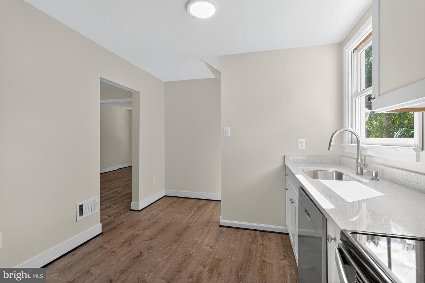 10612 Honeyfield Road photo 9