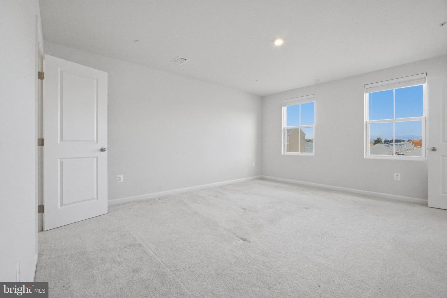 103 Charlotte Street photo 13