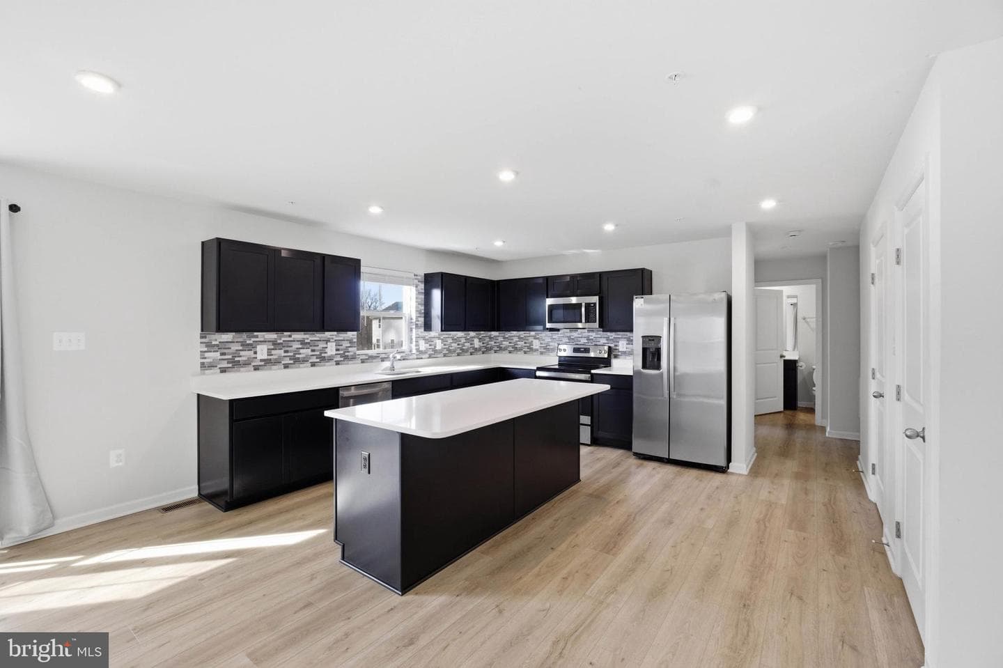 103 Charlotte Street photo 6